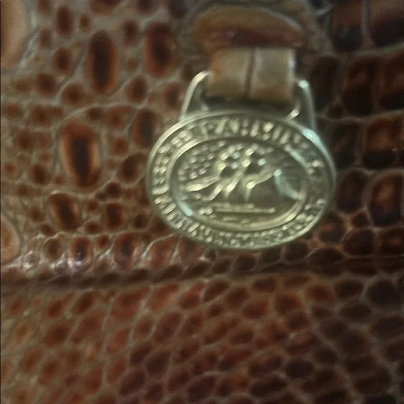 Elegant Crocodile-Embossed Brown Shoulder Bag - Picture 4 of 5